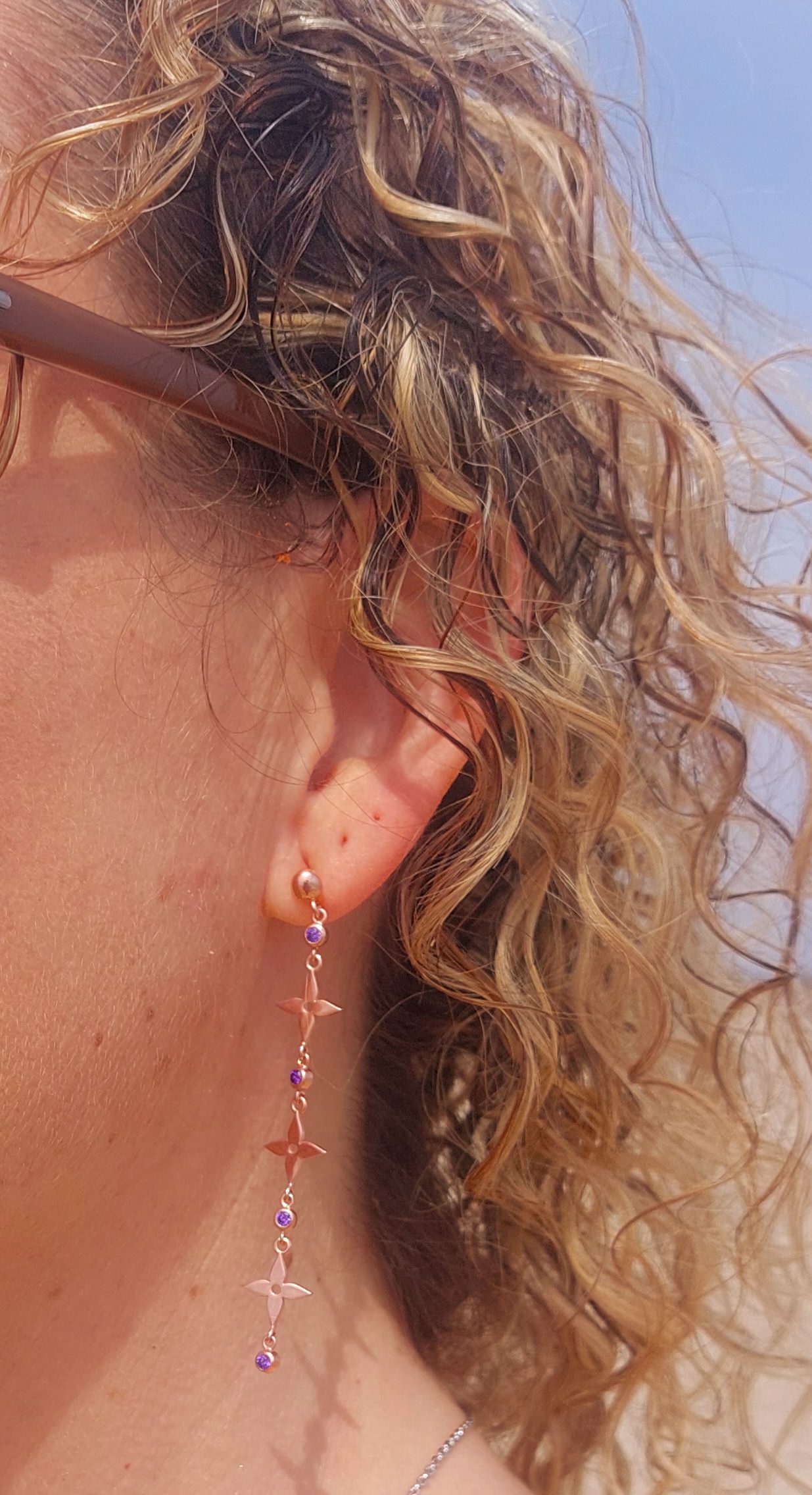 pendientes-de-plata-oceana-dorado-estrellas-morado-circonitas-cuelgan-cualquier-ocasion-gioccosilver