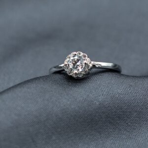 anillo-de-plata-solitario-ceres-flor-plateado-circonitas-diferentes tama&ntilde;os-cualquier-ocasion-gioccosilver