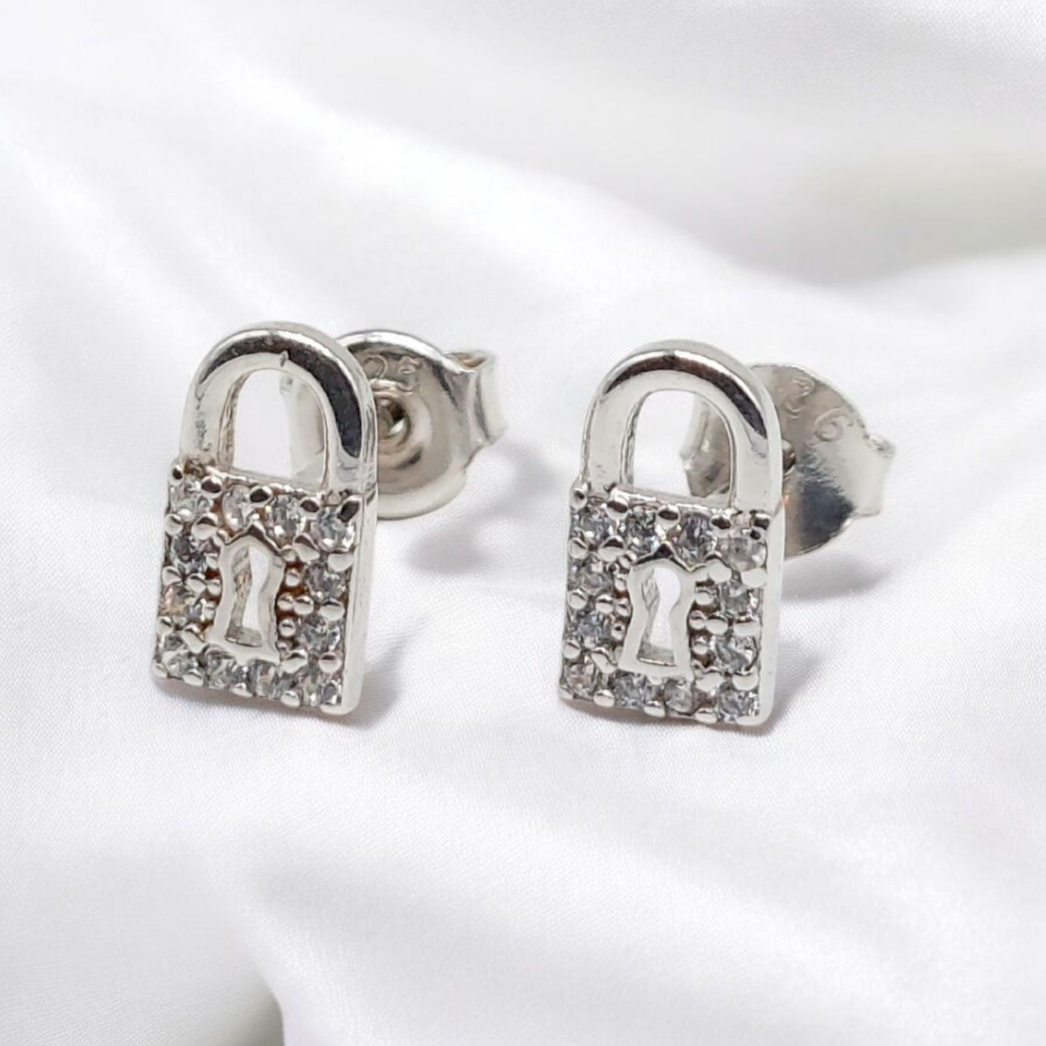 pendientes-de-plata-goldie-candado-plateados-circonita-cualquier-ocasion-gioccosilver