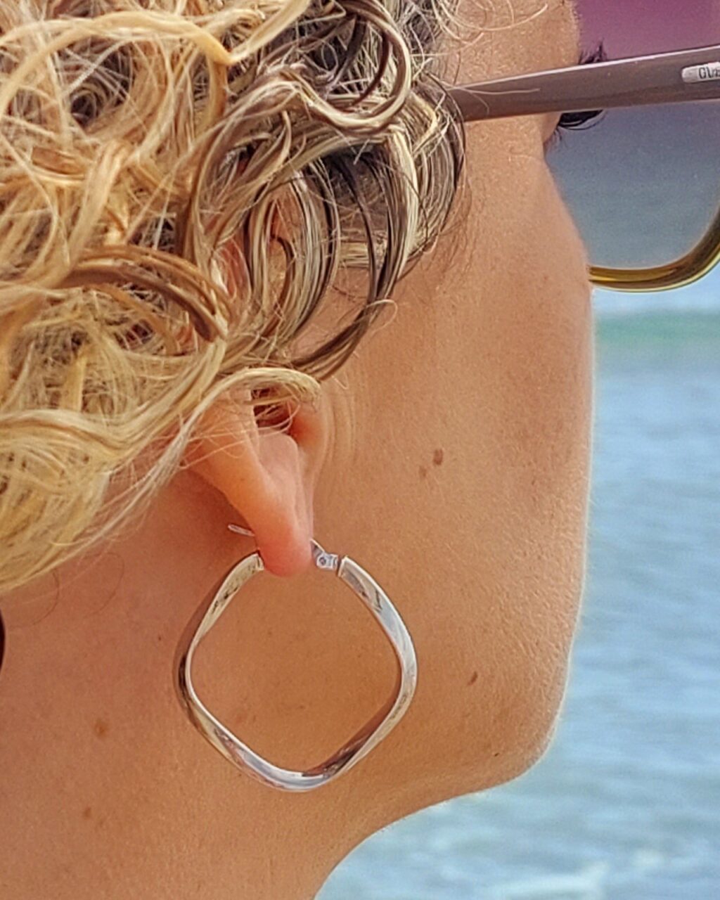 pendientes-de-plata-malis-aro-32mm-plateado-cuadrado-rigido-uso-diario-gioccosilver
